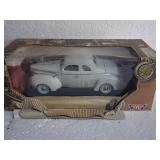 Motor Max 1:18 1940 Ford Coupe Diecast Model