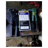 Rivet Tools and 500-Piece Aluminum Rivet Set