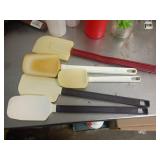 5 Vollrath and Rubbermaid Spatulas