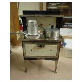 Empire Metal Ware Corp Toy Stove Set with Cookware