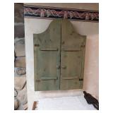 SMI 'The Bandit' Dartboard With Cabinet & Darts