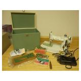 Singer Featherweight 221K Sewing Machine Set