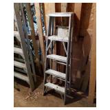 Aluminum 4-Step Medium Duty Ladder