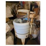 Vintage Electric Wringer Washing Machine