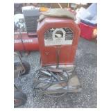 Lincoln Electric AC-225-S Arc Welder with Accessor