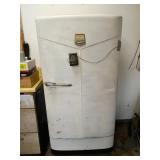 Hotpoint Refrigerator 29x23x60, Garage Location