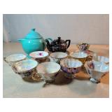 Lot: Teapots, Lustreware, Floral Teacups & Saucers
