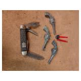 Boy Scouts Pocket Knife & Toy Cap Pistols Lot