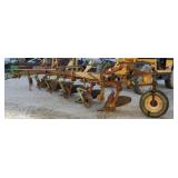 INTERNATIONAL 720 PLOW