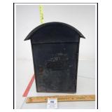 VINTAGE MAILBOX 26 NO KEY