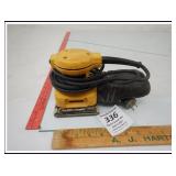 DEWALT PALM GRIP SANDER-WORKS