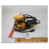 DEWALT PALM GRIP SANDER-WORKS