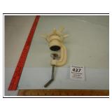 WHITE PLASTIC WHEEL CLAMP MANNEQUIN HOLDER