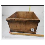 LARGE WOODEN VINTAGE BOX