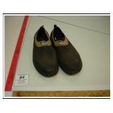 LEWIS AND CLARK SIZE 11 WATER SHOES