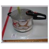 COOKS ESSENTIALS PRESSURE COOKER