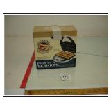 SMART PLANET PIGS IN A BLANKET MAKER