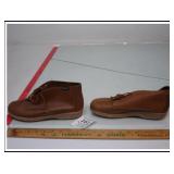 BASS SIZE 9 WOMENS SHOES