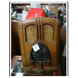 ANTIQUE ZENITH RADIO/STEREO