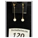 **VINTAGE CROWN TRIFARI CLIP EARRINGS-WHITE LUCITE