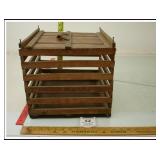 ANTIQUE WOODEN CRATE WITH LID