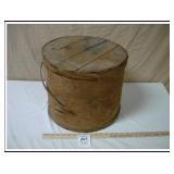 ANTIQUE LIDDED BOX - 16' ROUND X 13' TALL