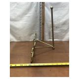 GOLD WROUGHT IRON PLATE STAND