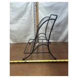 BLACK WROUGHT IRON PLATE STAND