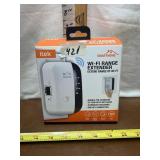 NEW IN BOX iTECH WIFI RANGE EXTENDER