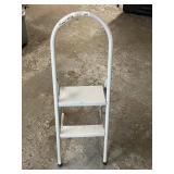 STEP LADDER