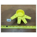 TUPPERWARE MEASURING CUPS