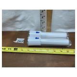 2 FLASHLIGHTS (WORKS) (BATTERIES NOT INCLUDED)