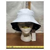 REVERSIBLE BUCKET HAT