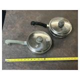 LOT OF 2 POTS WITH LIDS