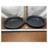 LOT OF 2 BAKING PANS