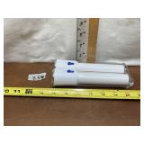 2 FLASHLIGHTS (WORKS) (BATTERIES NOT INCLUDED)