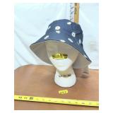 REVERSIBLE BUCKET HAT