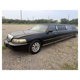 2004 Lincoln Town Car Limo