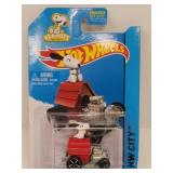 CFK19 "Snoopy Charlie Brown" Hot Wheels Car