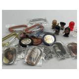 The Walking Dead dog tags & little figures