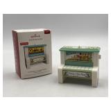 Hallmark Keepsake Ornament Change-A-Tune Piano