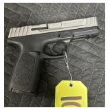 Smith & Wesson model SD40 40cal with night sights