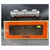 Lionel postwar 6425 triple-dome tank car,