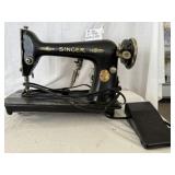 Antique 1925 Singer Sewing Machine