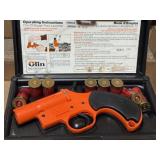 Olin Flare Pistol - 8 Flares