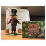 Steinbach Hummel-Hummel Smoker Figure