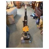 Dyson DC 33 Vacuum Cleaner