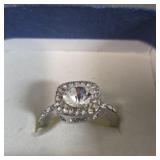 Solitaire Halo Desing Ring