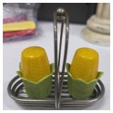 Vintage Salt / Pepper Shaker Set