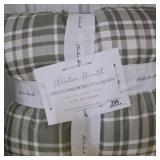 Full / Queen Comforter